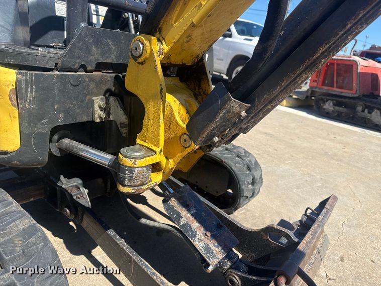 image for item DO8477 2018 Yanmar ViO17-A mini excavator