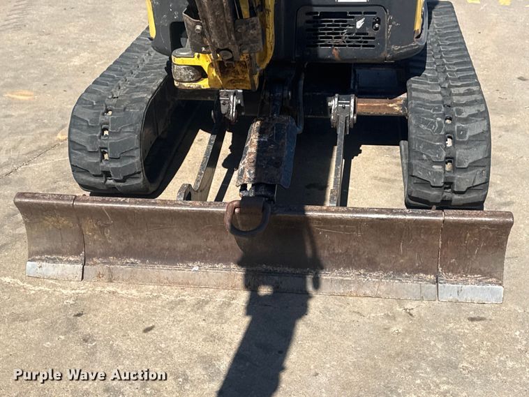 image for item DO8477 2018 Yanmar ViO17-A mini excavator