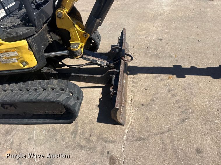 image for item DO8477 2018 Yanmar ViO17-A mini excavator