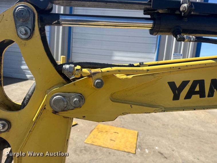 image for item DO8477 2018 Yanmar ViO17-A mini excavator