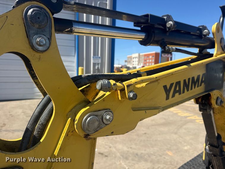 image for item DO8477 2018 Yanmar ViO17-A mini excavator