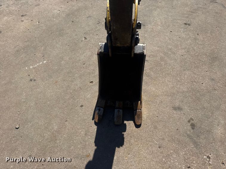 image for item DO8477 2018 Yanmar ViO17-A mini excavator