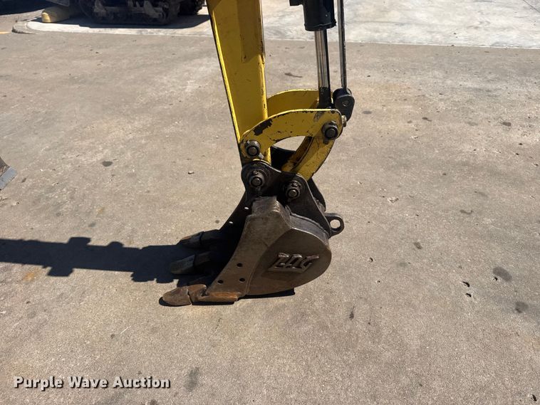 image for item DO8477 2018 Yanmar ViO17-A mini excavator
