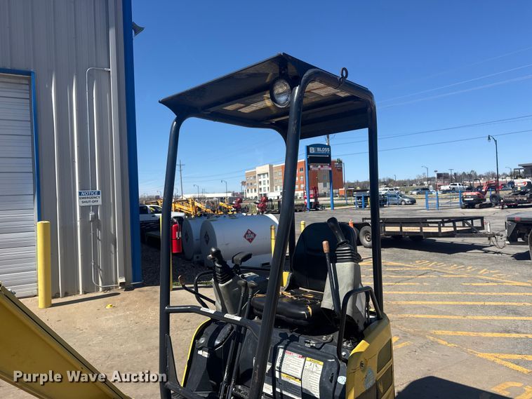 image for item DO8477 2018 Yanmar ViO17-A mini excavator