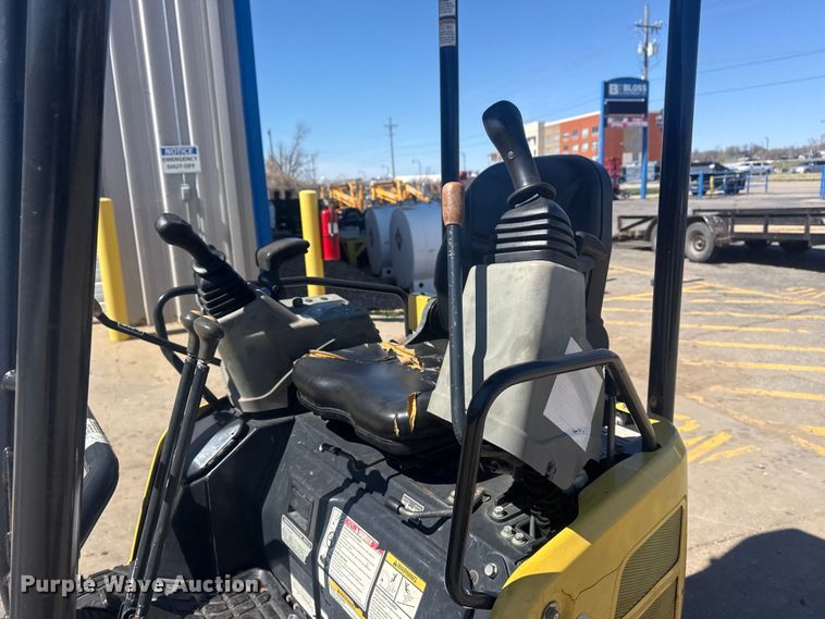 image for item DO8477 2018 Yanmar ViO17-A mini excavator