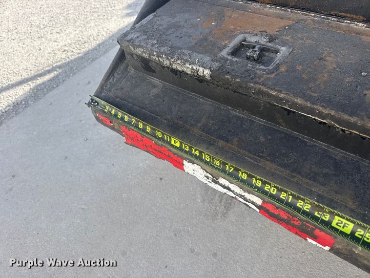 image for item DO8479 2011 Peterbilt 367 vacuum truck