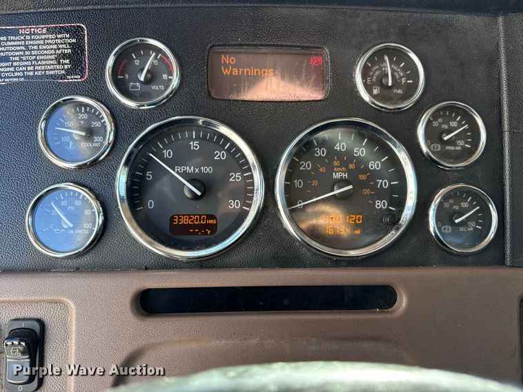 image for item DO8479 2011 Peterbilt 367 vacuum truck