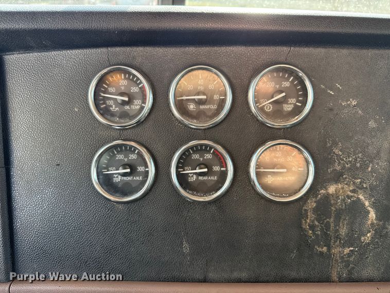 image for item DO8479 2011 Peterbilt 367 vacuum truck