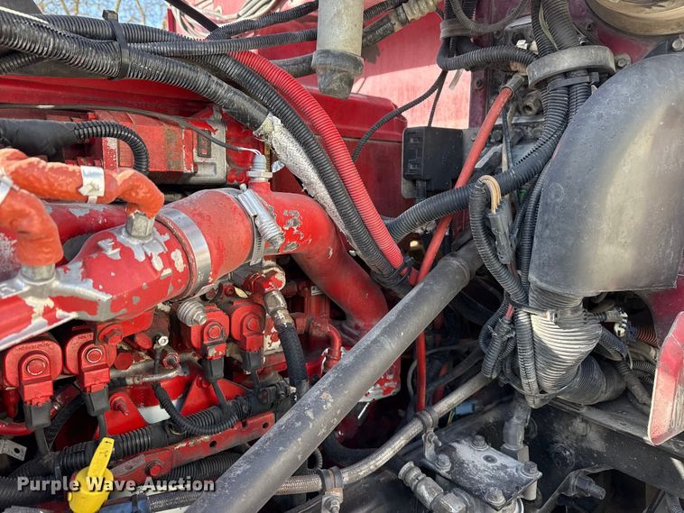 image for item DO8479 2011 Peterbilt 367 vacuum truck