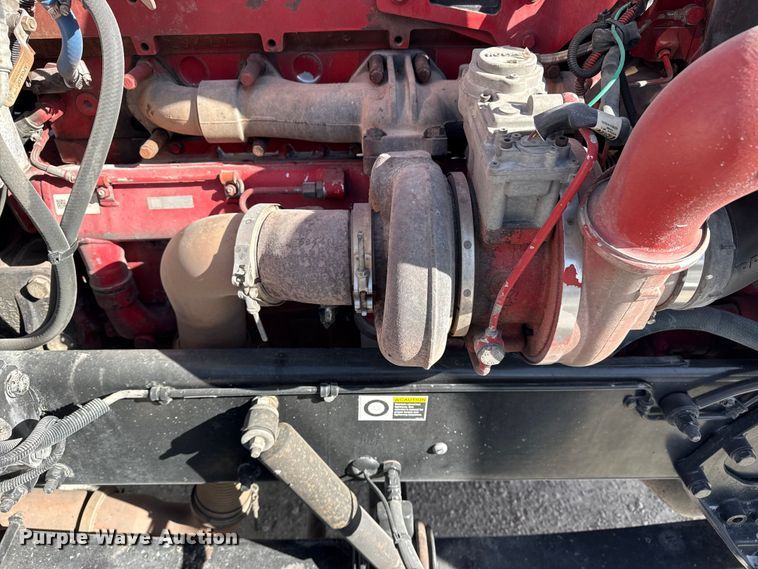 image for item DO8479 2011 Peterbilt 367 vacuum truck