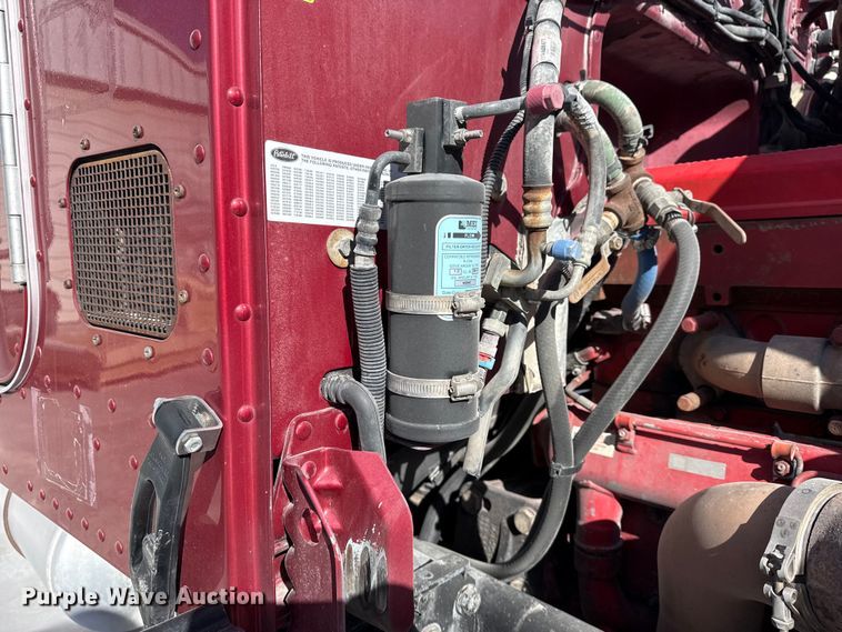 image for item DO8479 2011 Peterbilt 367 vacuum truck