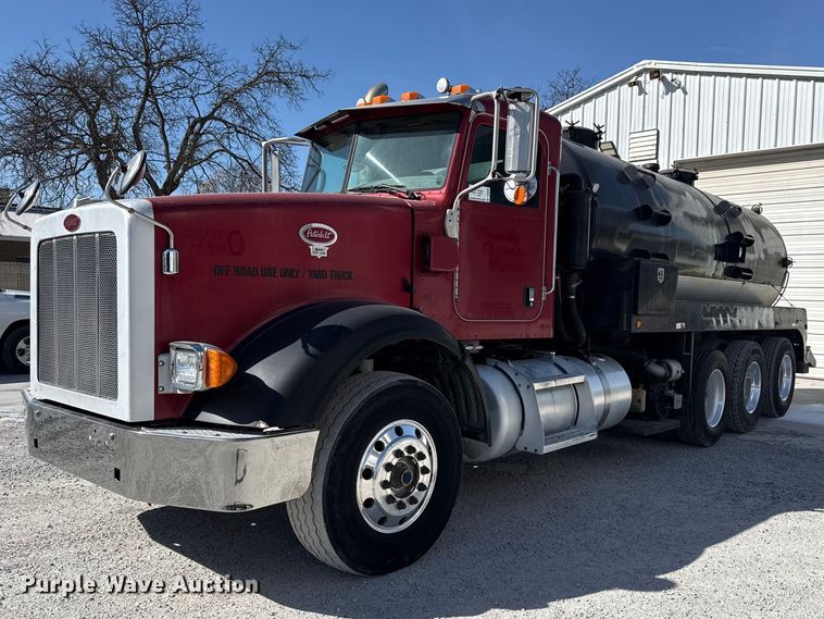 image for item DO8480 2008 Peterbilt 367 vacuum truck