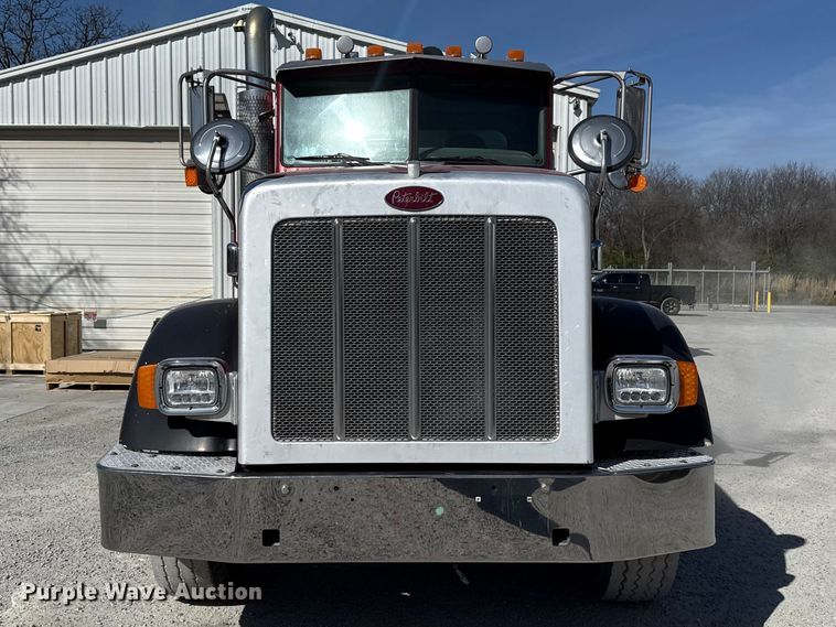image for item DO8480 2008 Peterbilt 367 vacuum truck