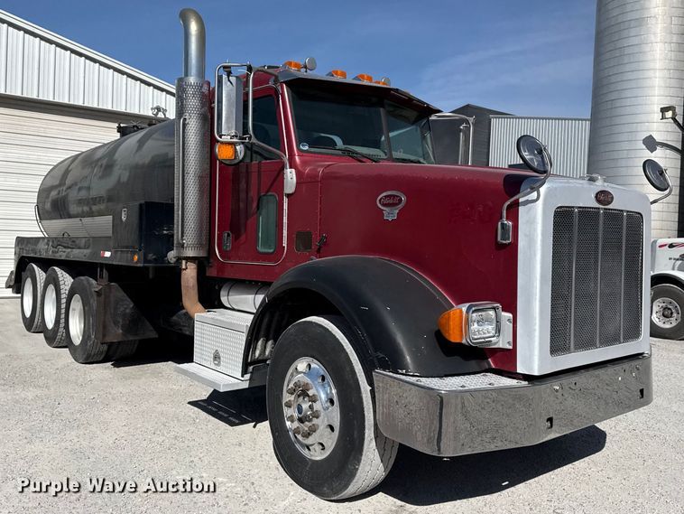 image for item DO8480 2008 Peterbilt 367 vacuum truck
