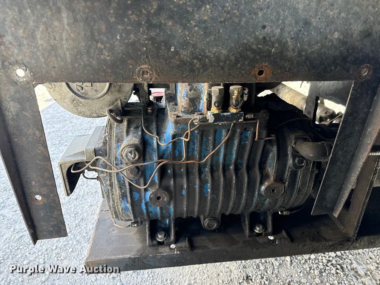 image for item DO8480 2008 Peterbilt 367 vacuum truck