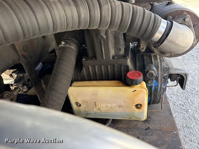 image for item DO8480 2008 Peterbilt 367 vacuum truck