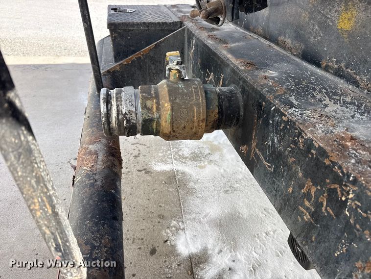 image for item DO8480 2008 Peterbilt 367 vacuum truck