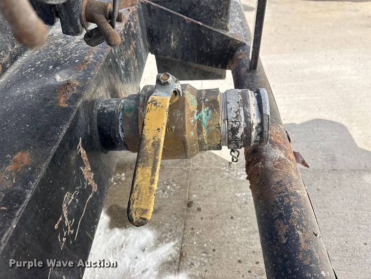 image for item DO8480 2008 Peterbilt 367 vacuum truck