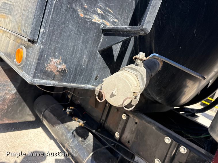 image for item DO8480 2008 Peterbilt 367 vacuum truck