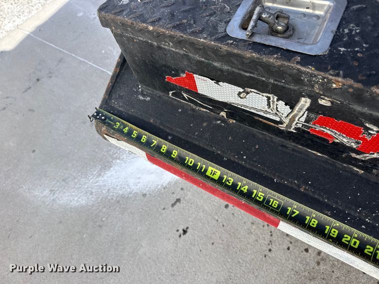 image for item DO8480 2008 Peterbilt 367 vacuum truck