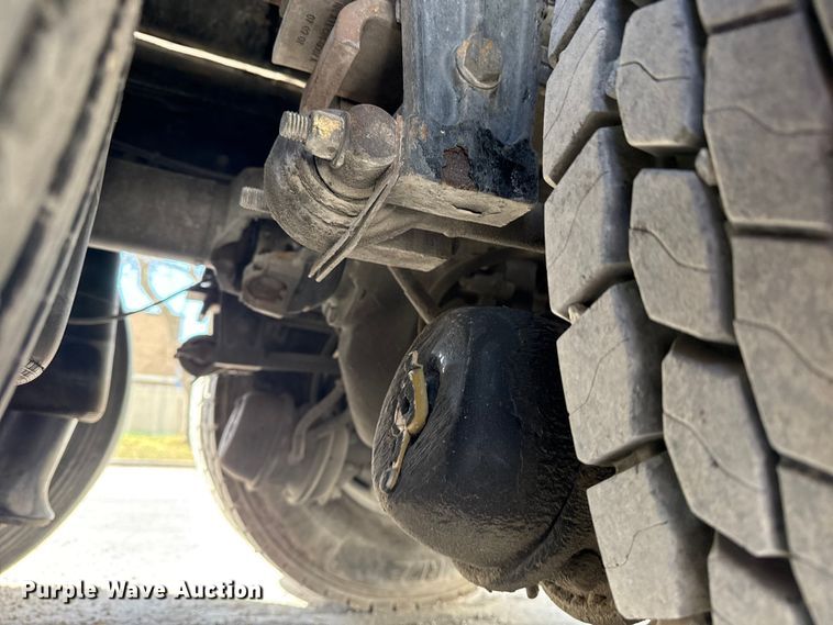 image for item DO8480 2008 Peterbilt 367 vacuum truck