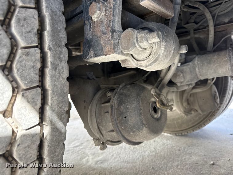 image for item DO8480 2008 Peterbilt 367 vacuum truck