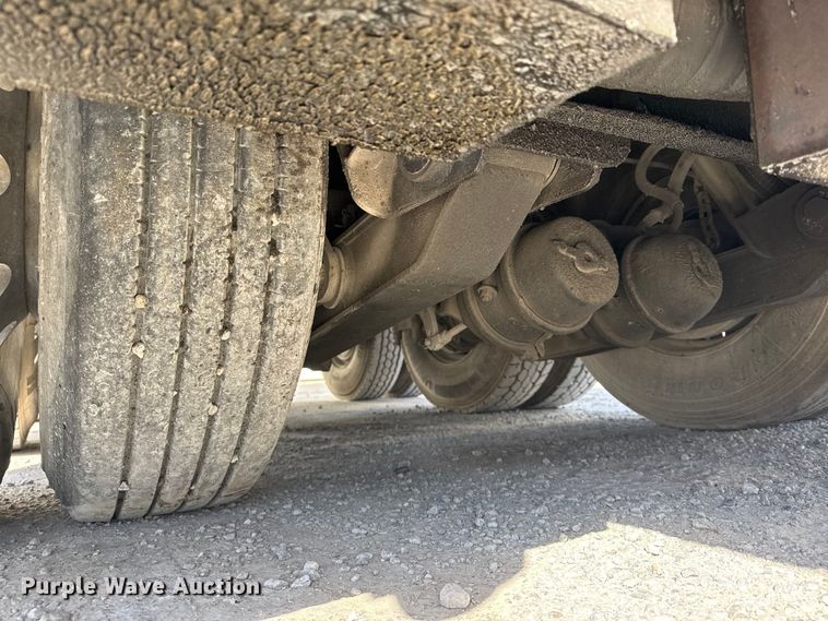 image for item DO8480 2008 Peterbilt 367 vacuum truck