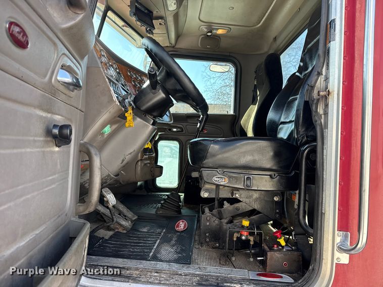 image for item DO8480 2008 Peterbilt 367 vacuum truck