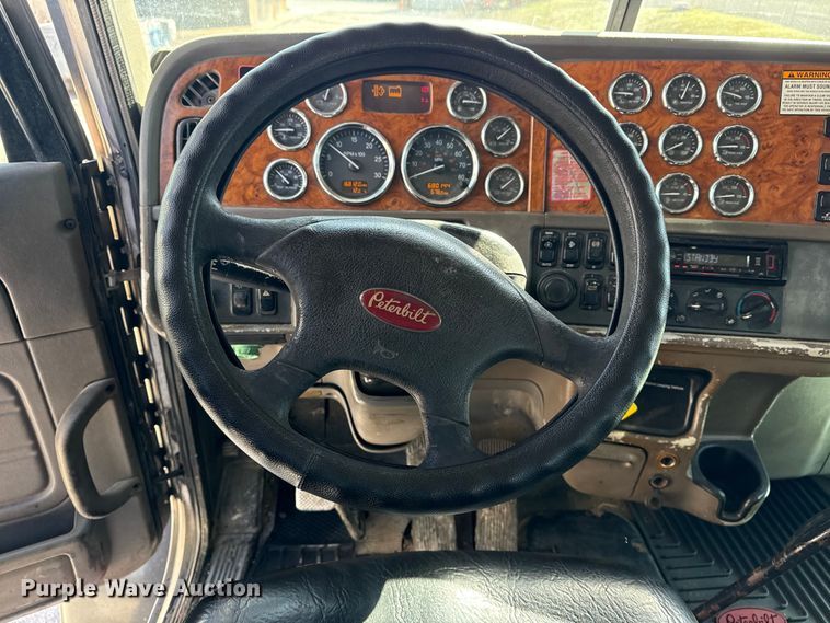 image for item DO8480 2008 Peterbilt 367 vacuum truck