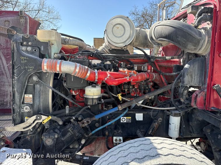 image for item DO8480 2008 Peterbilt 367 vacuum truck