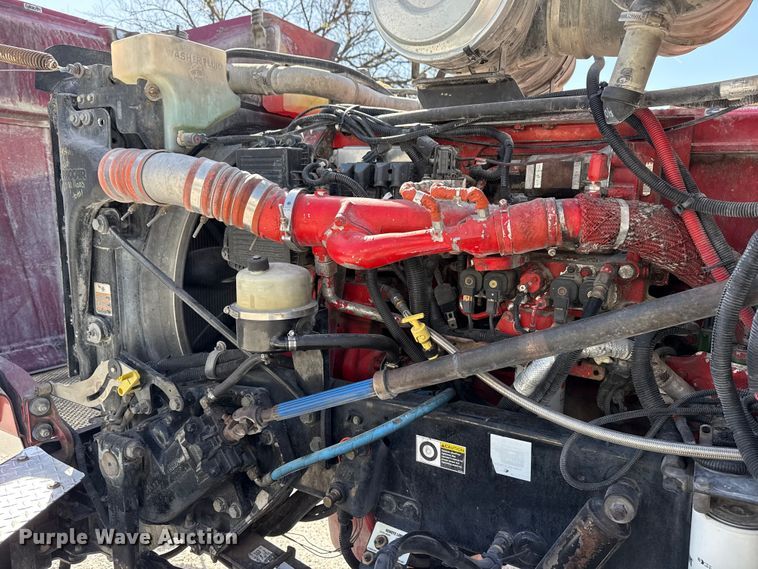 image for item DO8480 2008 Peterbilt 367 vacuum truck