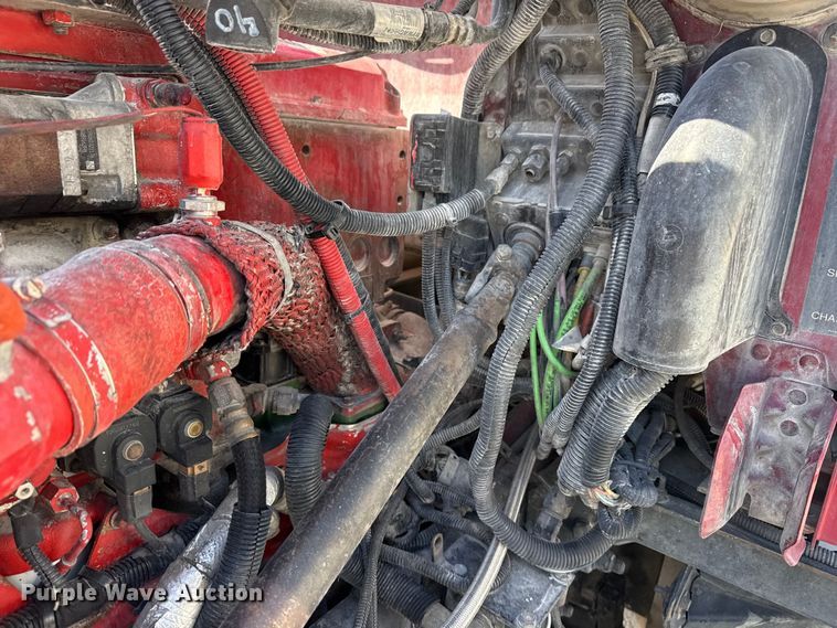 image for item DO8480 2008 Peterbilt 367 vacuum truck