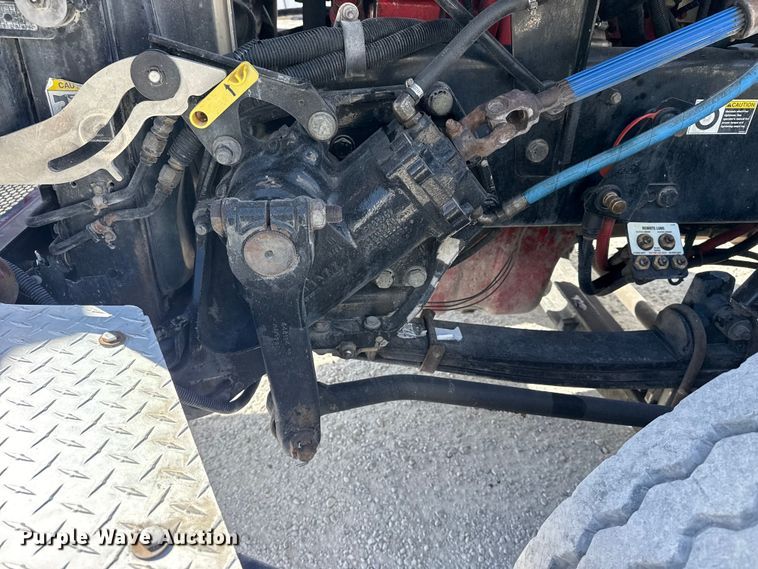 image for item DO8480 2008 Peterbilt 367 vacuum truck