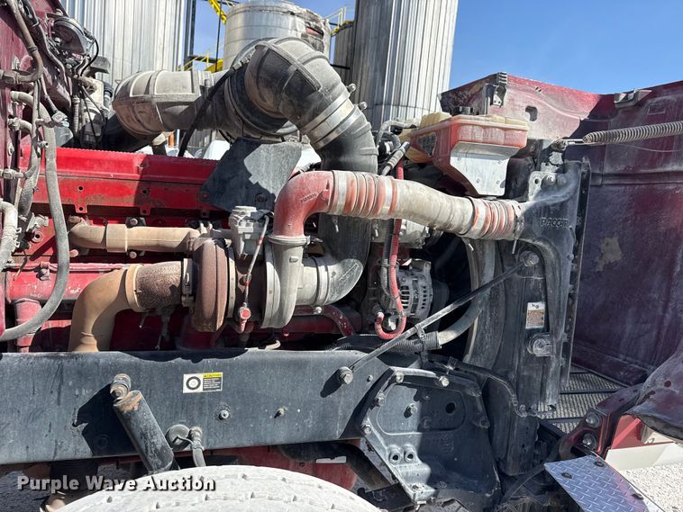 image for item DO8480 2008 Peterbilt 367 vacuum truck