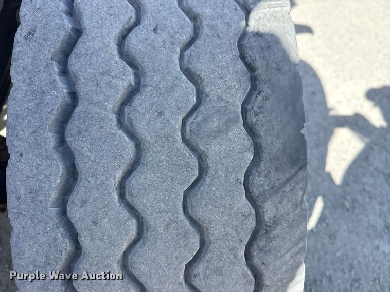 image for item DO8480 2008 Peterbilt 367 vacuum truck