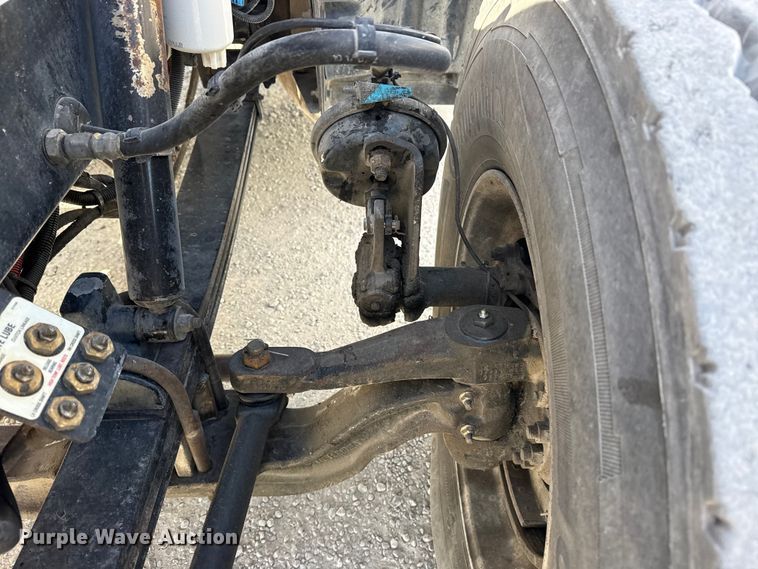 image for item DO8480 2008 Peterbilt 367 vacuum truck