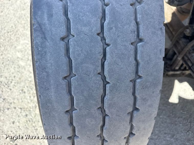 image for item DO8480 2008 Peterbilt 367 vacuum truck