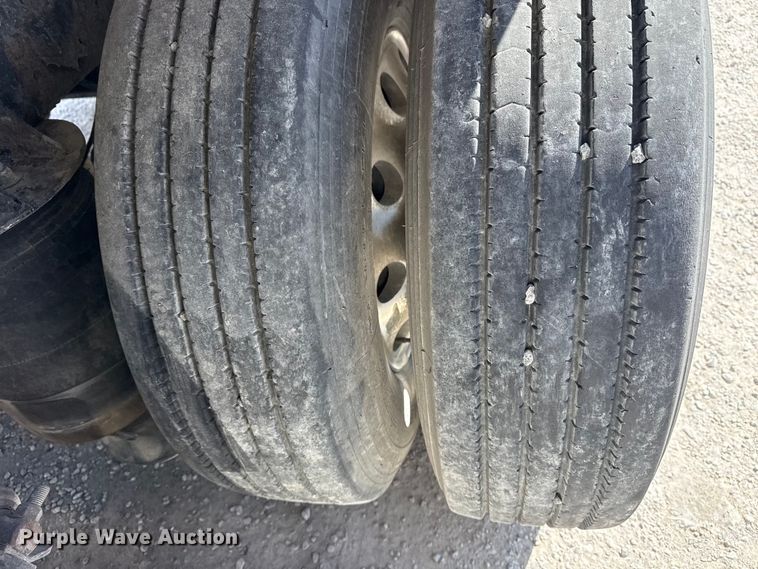 image for item DO8480 2008 Peterbilt 367 vacuum truck