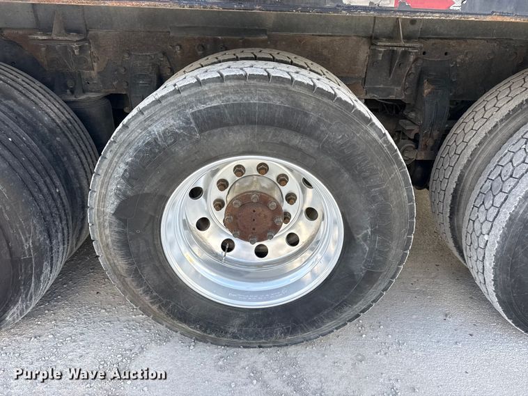 image for item DO8480 2008 Peterbilt 367 vacuum truck