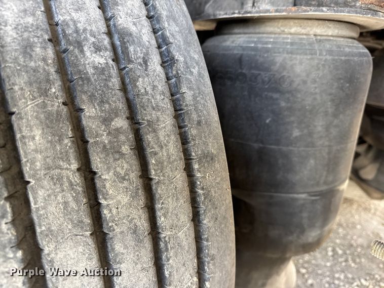 image for item DO8480 2008 Peterbilt 367 vacuum truck