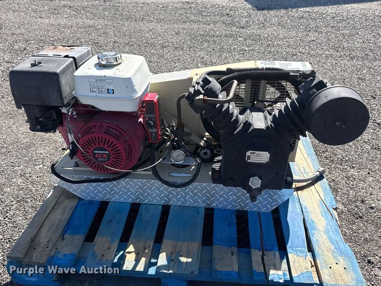 image for item DO8482 Ingersoll Rand air compressor