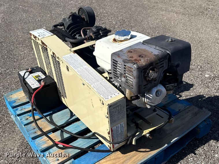 image for item DO8482 Ingersoll Rand air compressor
