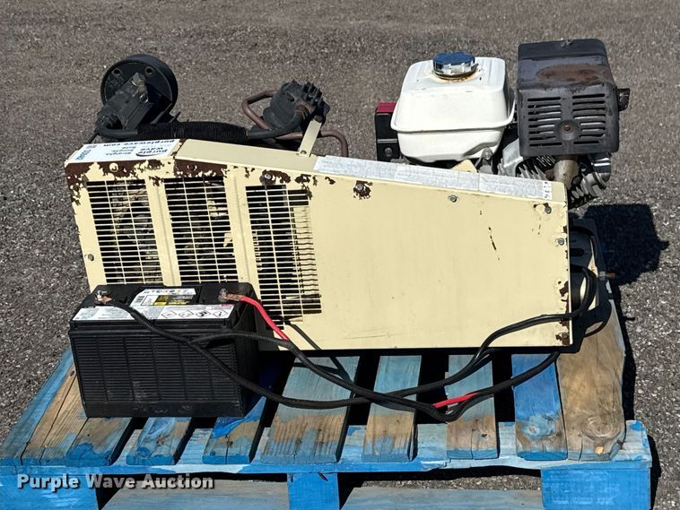 image for item DO8482 Ingersoll Rand air compressor