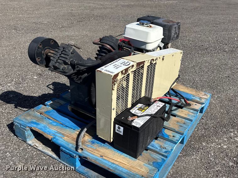 image for item DO8482 Ingersoll Rand air compressor