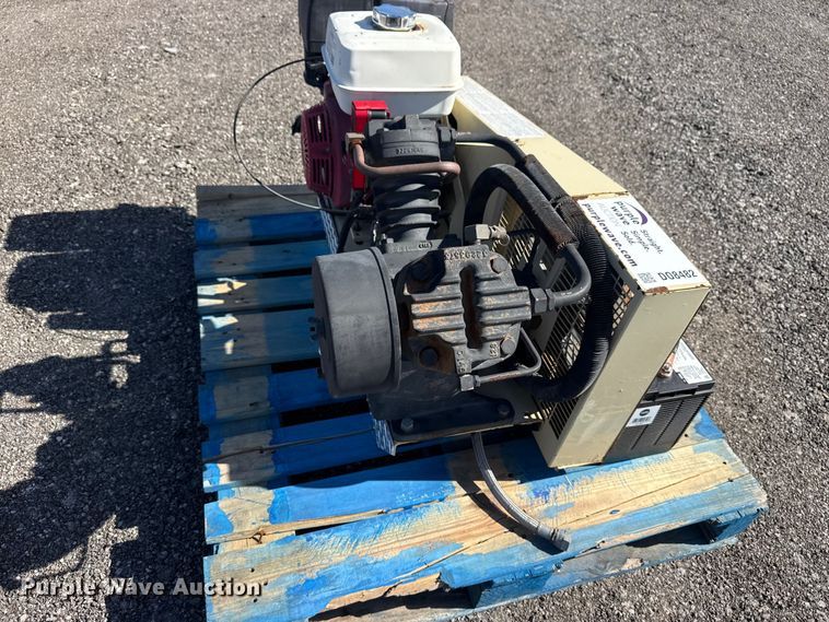 image for item DO8482 Ingersoll Rand air compressor