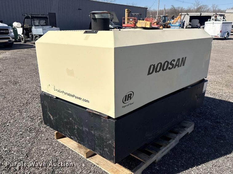 image for item DO8483 2012 Doosan P90BWIRU air compressor