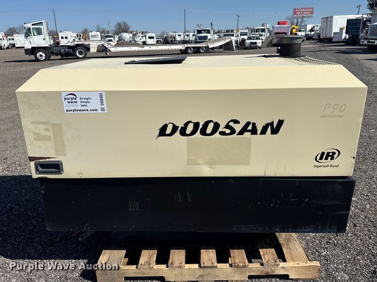image for item DO8483 2012 Doosan P90BWIRU air compressor