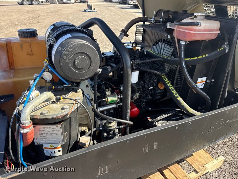 image for item DO8483 2012 Doosan P90BWIRU air compressor