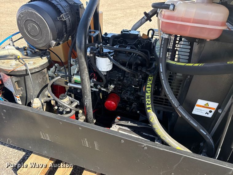 image for item DO8483 2012 Doosan P90BWIRU air compressor