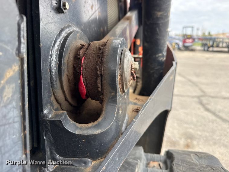 image for item DO8492 2019 Kubota SVL65-2 tracked skid steer loader